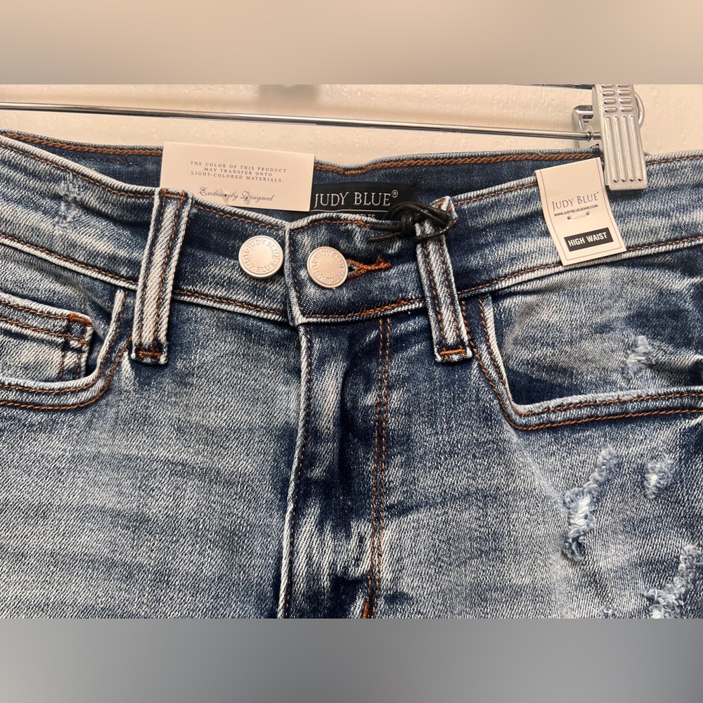 Judy Blue High Waisted Shorts- "Rigid Magic Destroy Cut Off" Woman’s Medium NWT - Picture 4 of 16